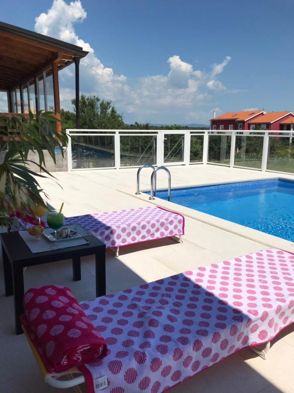 Hotel Livadic & Restaurant Ližnjan 외부 사진