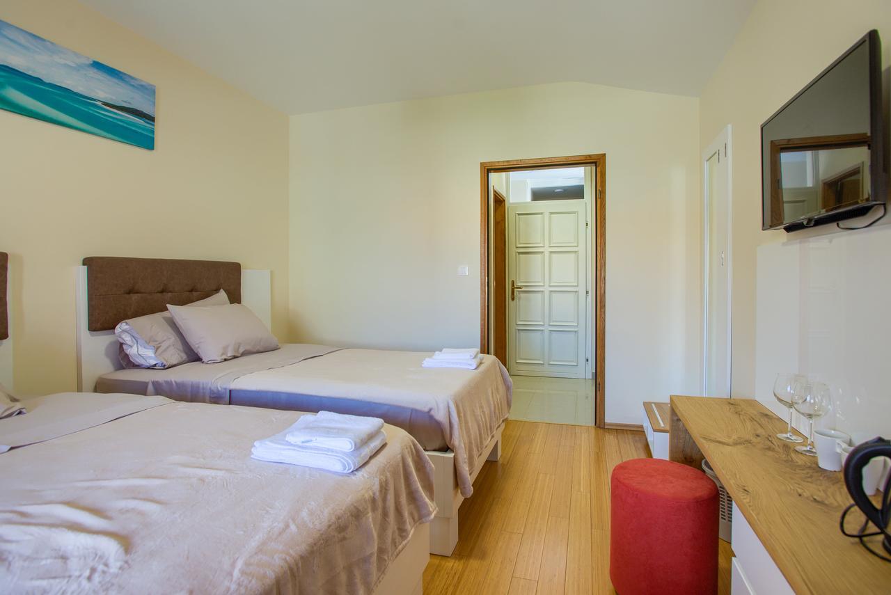Hotel Livadic & Restaurant Ližnjan 외부 사진