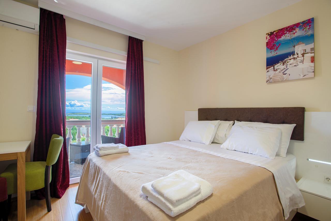 Hotel Livadic & Restaurant Ližnjan 외부 사진