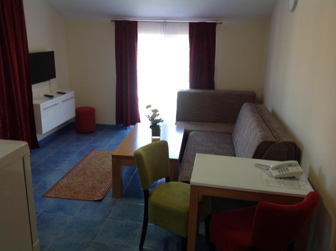 Hotel Livadic & Restaurant Ližnjan 외부 사진