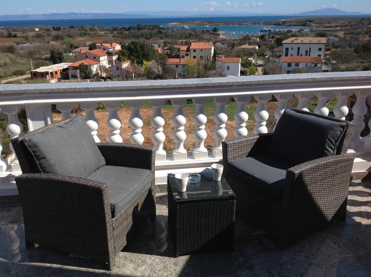 Hotel Livadic & Restaurant Ližnjan 외부 사진