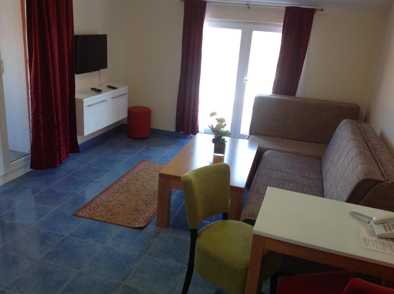 Hotel Livadic & Restaurant Ližnjan 외부 사진