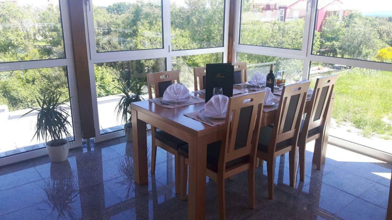 Hotel Livadic & Restaurant Ližnjan 외부 사진